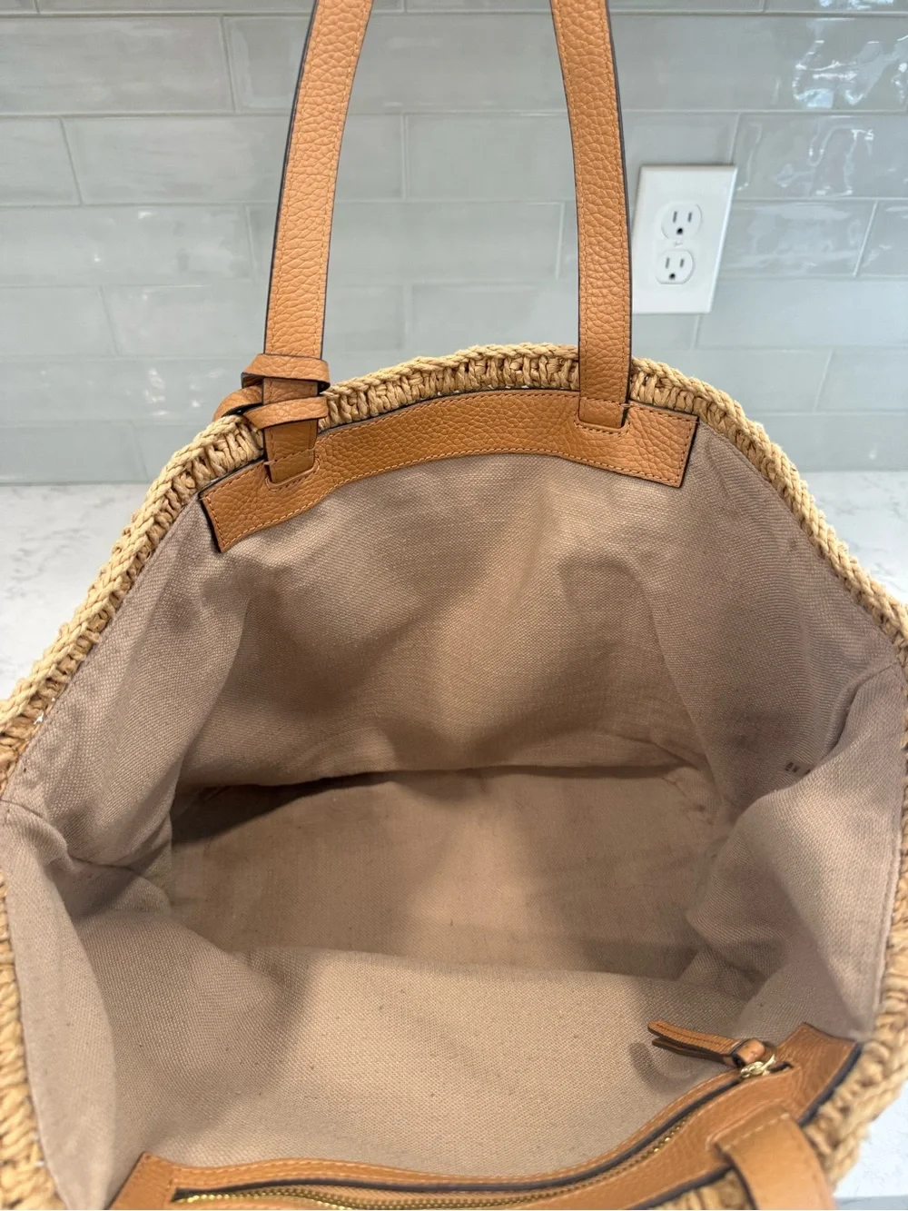 Tory Burch Woven Raffia Tote bag with Leather Tassel Trim in Tan